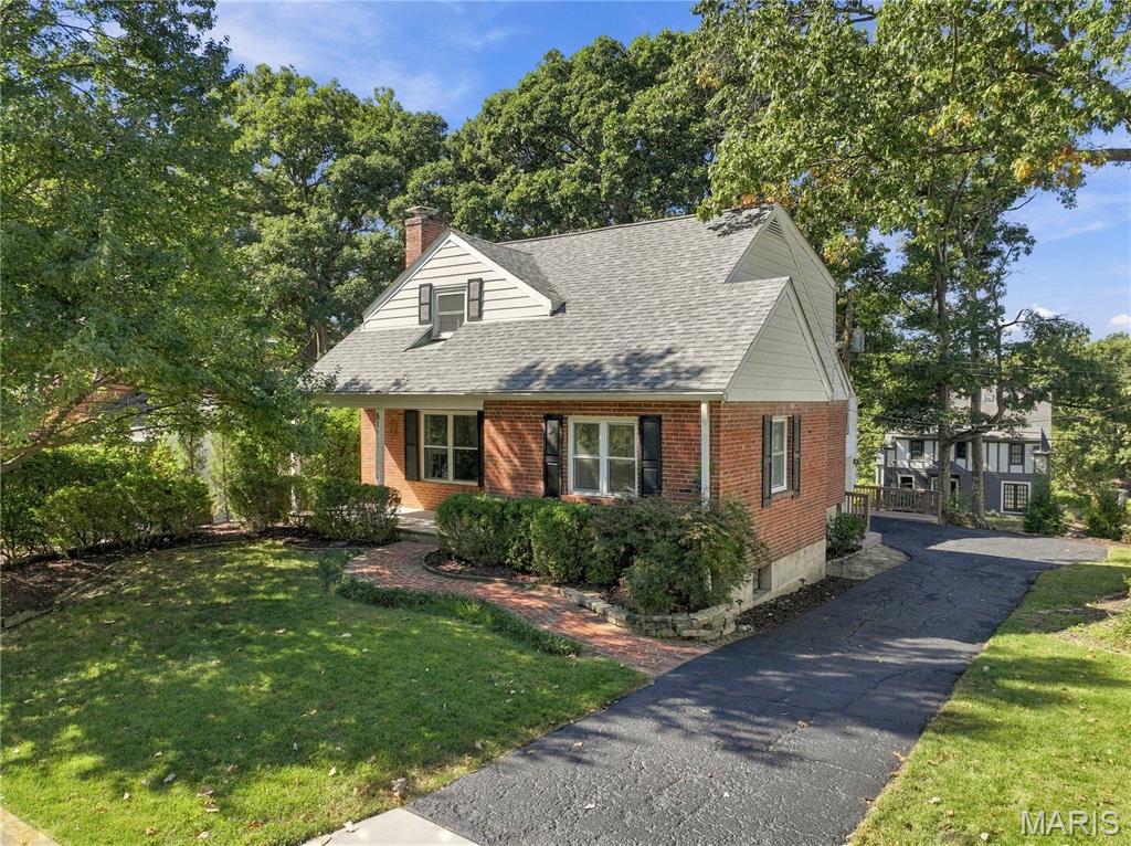 Photo of 81 Heatherbrook Lane Kirkwood MO 63122