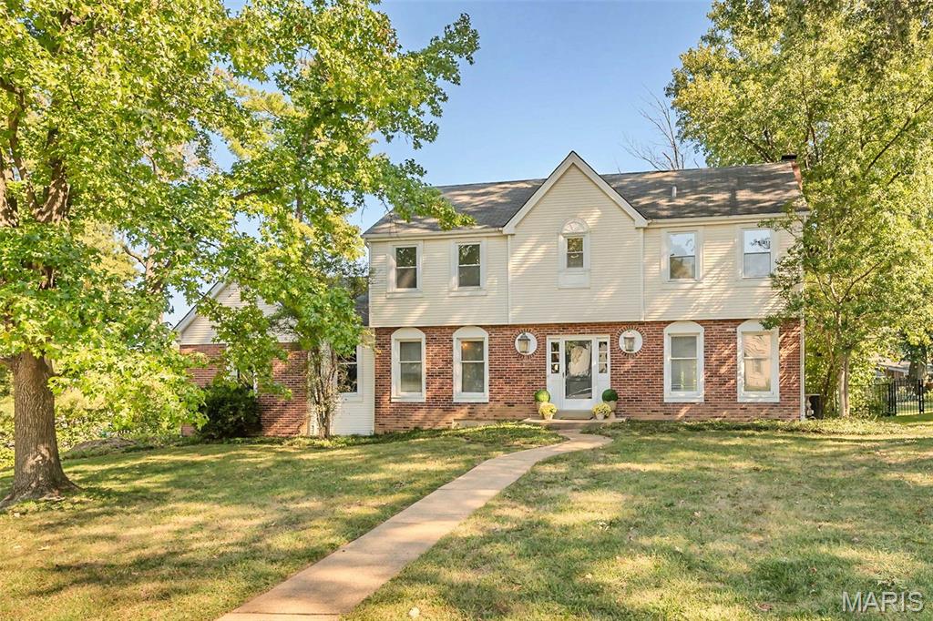 Photo of 896 Twin Pine Drive Des Peres MO 63122