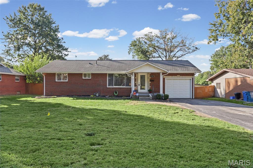Photo of 806 Willoway Avenue East Alton IL 62024