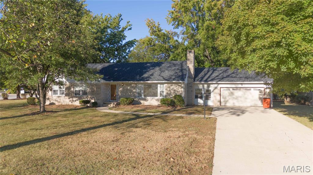 Photo of 1005 N 7th Street Vandalia IL 62471