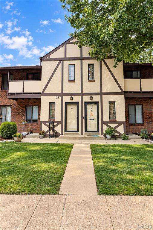 Photo of 337 Barrington Square Estate #D St Louis MO 63122