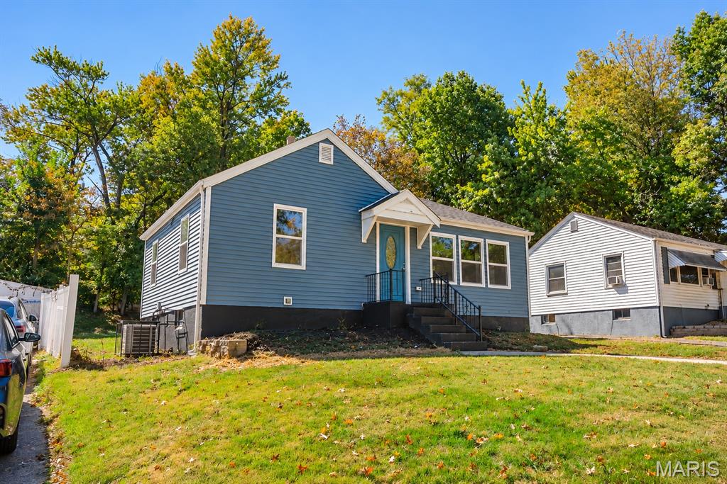Photo of 7948 Monroe Drive Hanley Hills MO 63133