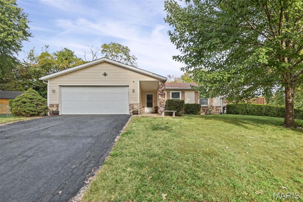 Photo of 15 Las Olas Drive Belleville IL 62221