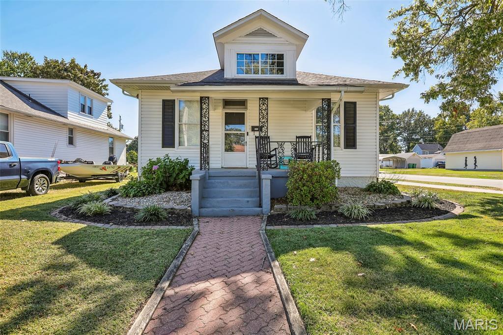 Photo of 301 E 2nd Street O'Fallon IL 62269