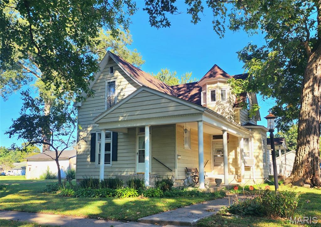 Photo of 114 7th Street Carrollton IL 62016