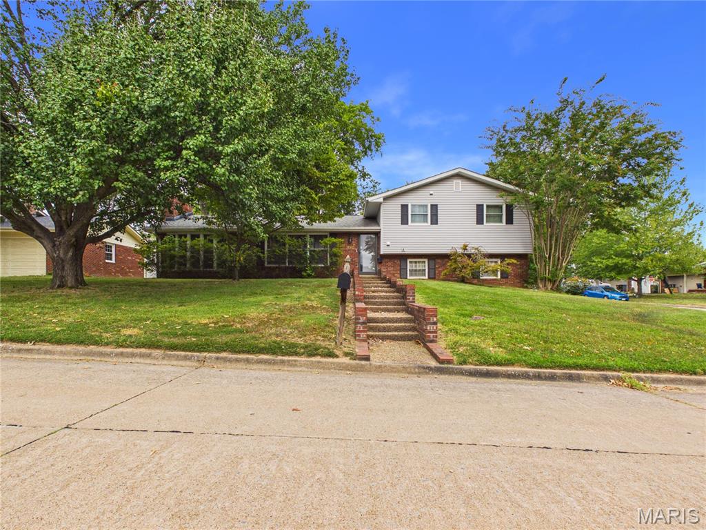 Photo of 2002 Robinhood Circle Cape Girardeau MO 63701