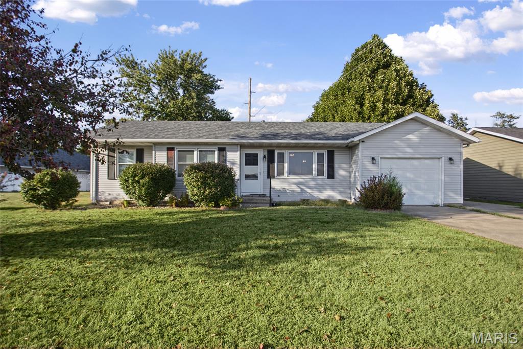 Photo of 121 Essex Street Jerseyville IL 62052