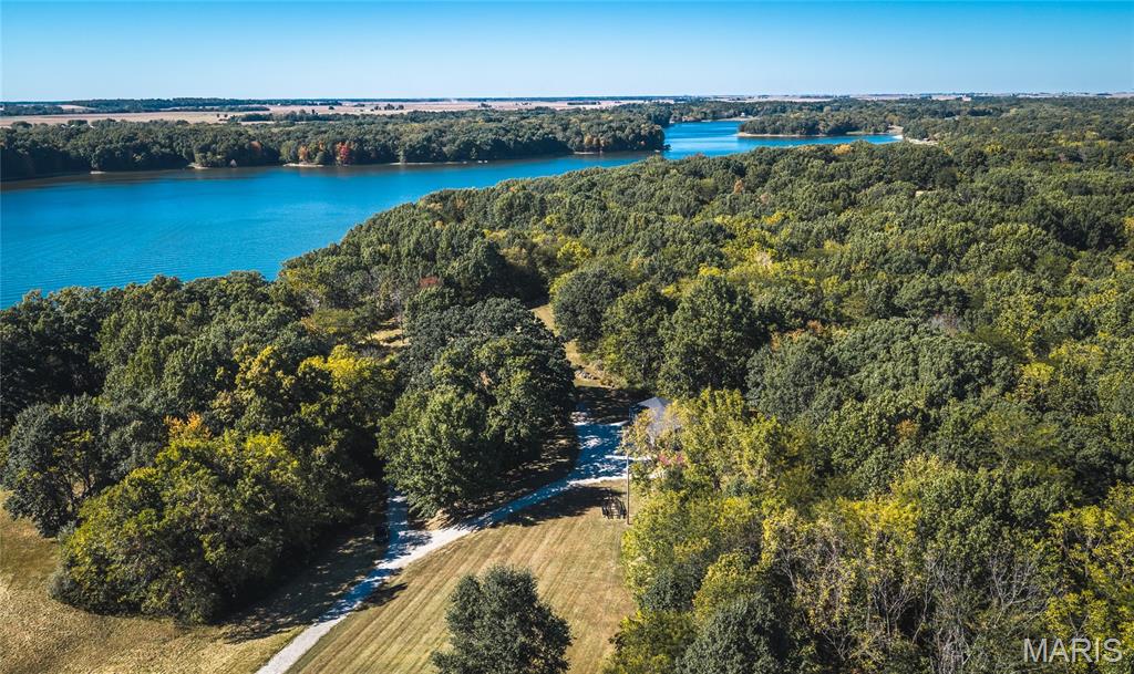 Photo of 321 Lake Lane Hillsboro IL 62049