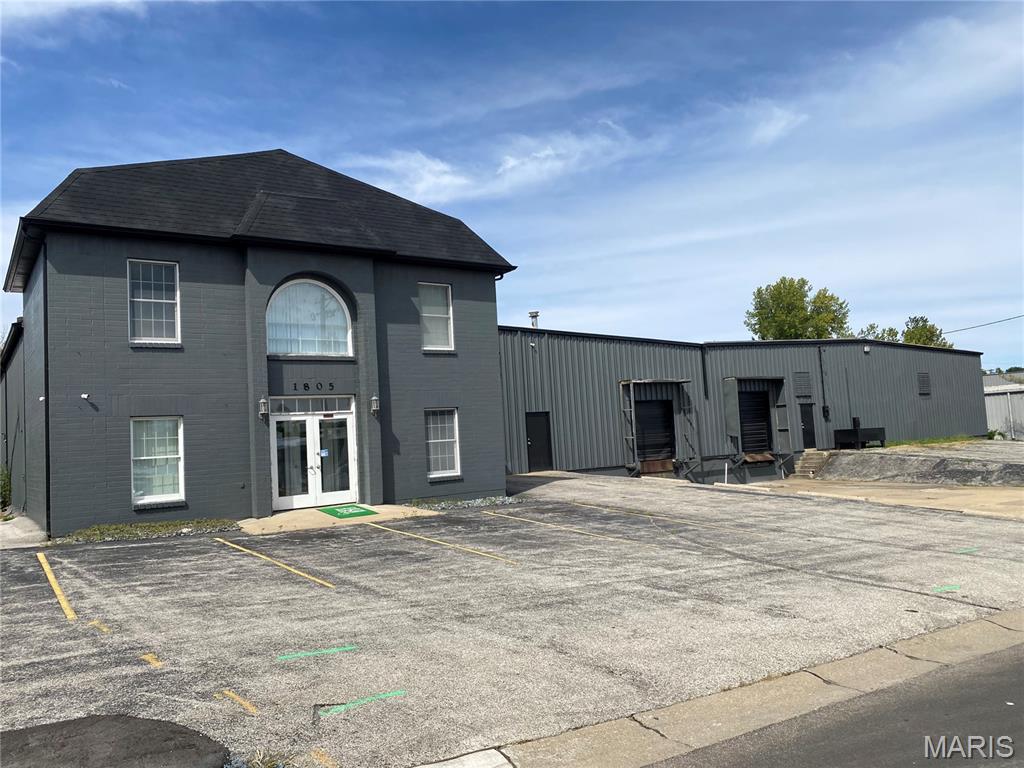 Photo of 1805 scherer Parkway St Charles MO 63303