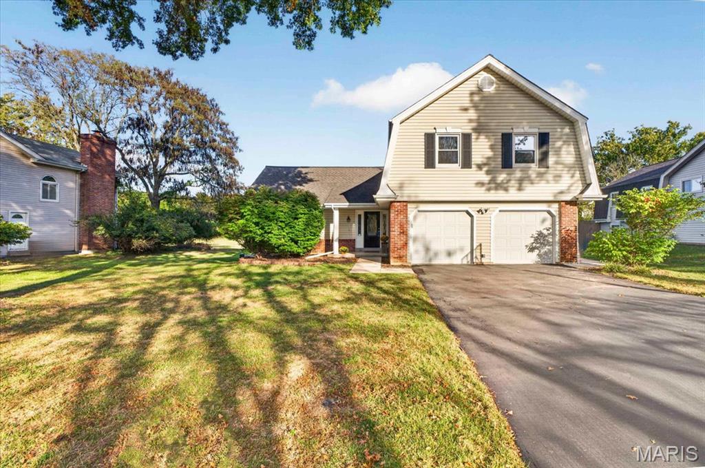 Photo of 15056 Isleview Drive Chesterfield MO 63017