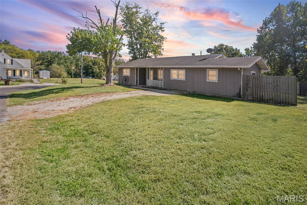 Photo of 103 E North Street Pleasant Hill IL 62366