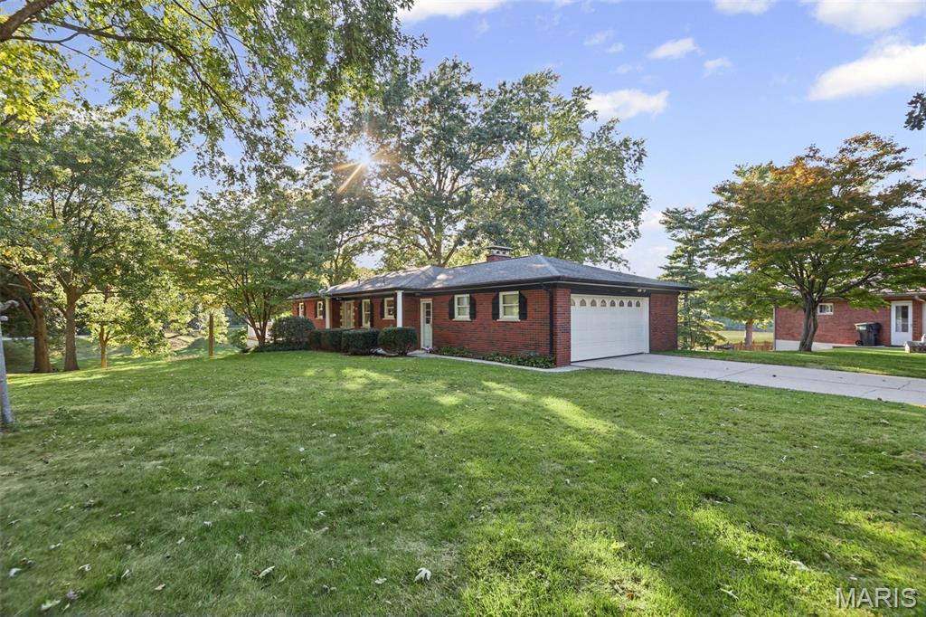 Photo of 125 E Shore Drive Belleville IL 62221