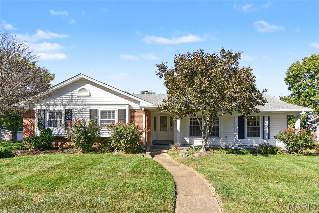 Photo of 2311 Blue Hill Road Chesterfield MO 63017