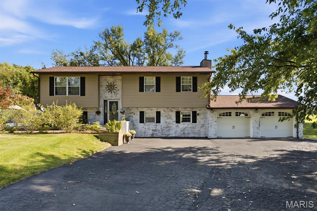 Photo of 2826 Imbs Station Road Millstadt IL 62260