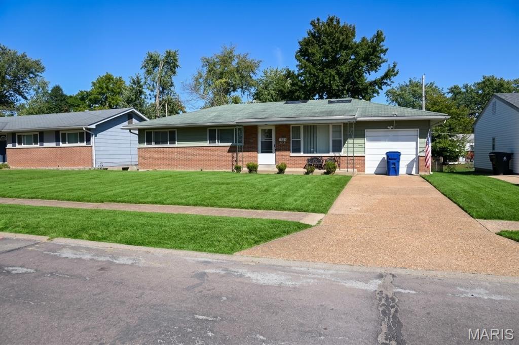 Photo of 1281 Aspen Drive Florissant MO 63031