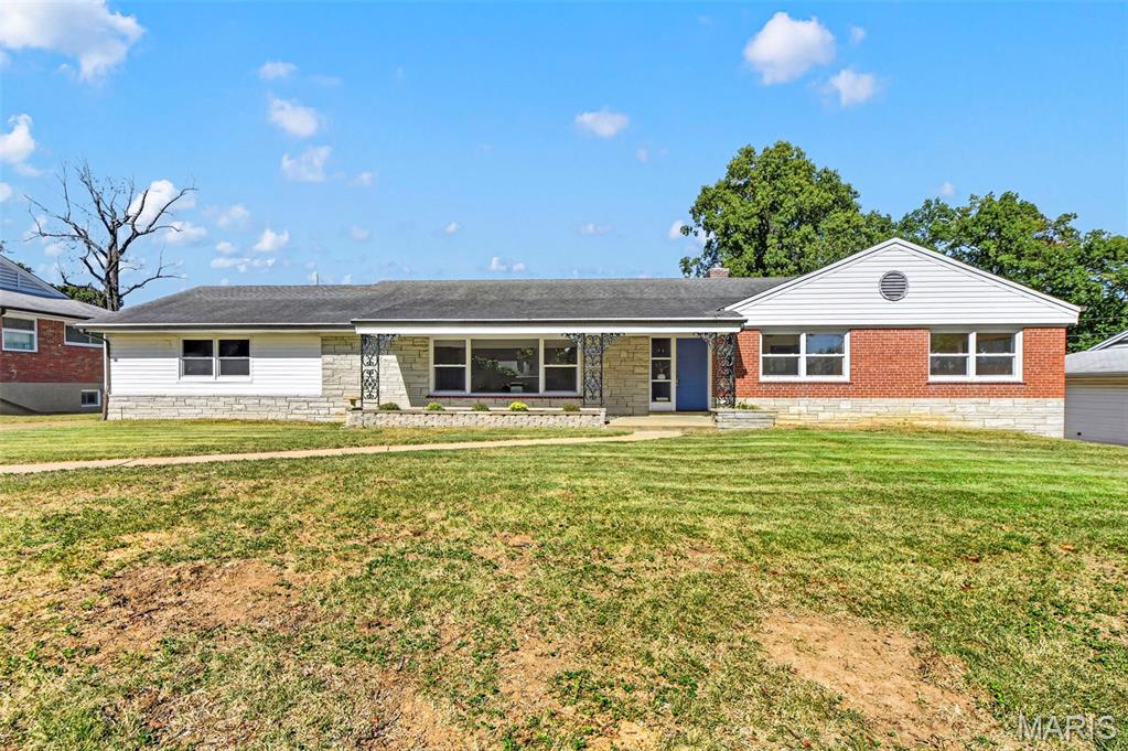 Photo of 7 Biritz Drive St Louis MO 63137