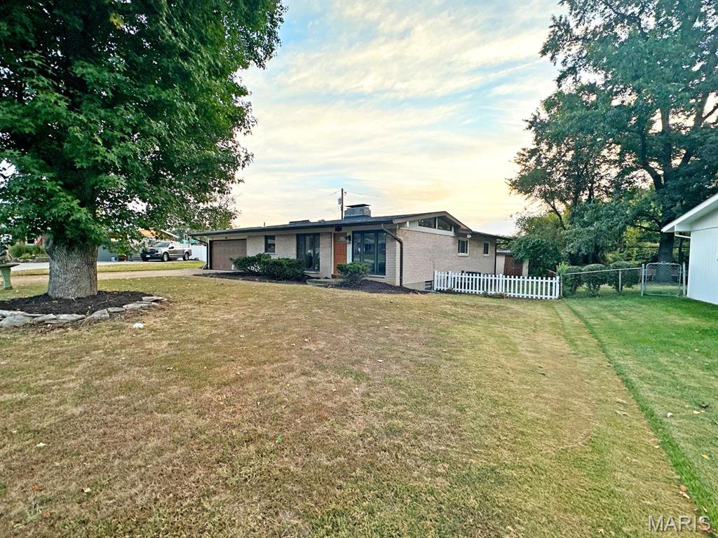 Photo of 10214 Julius Northway Sunset Hills MO 63127