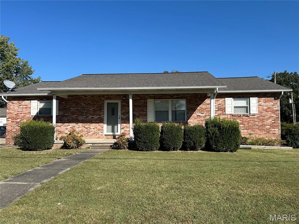 Photo of 802 N Poplar Street Dexter MO 63841