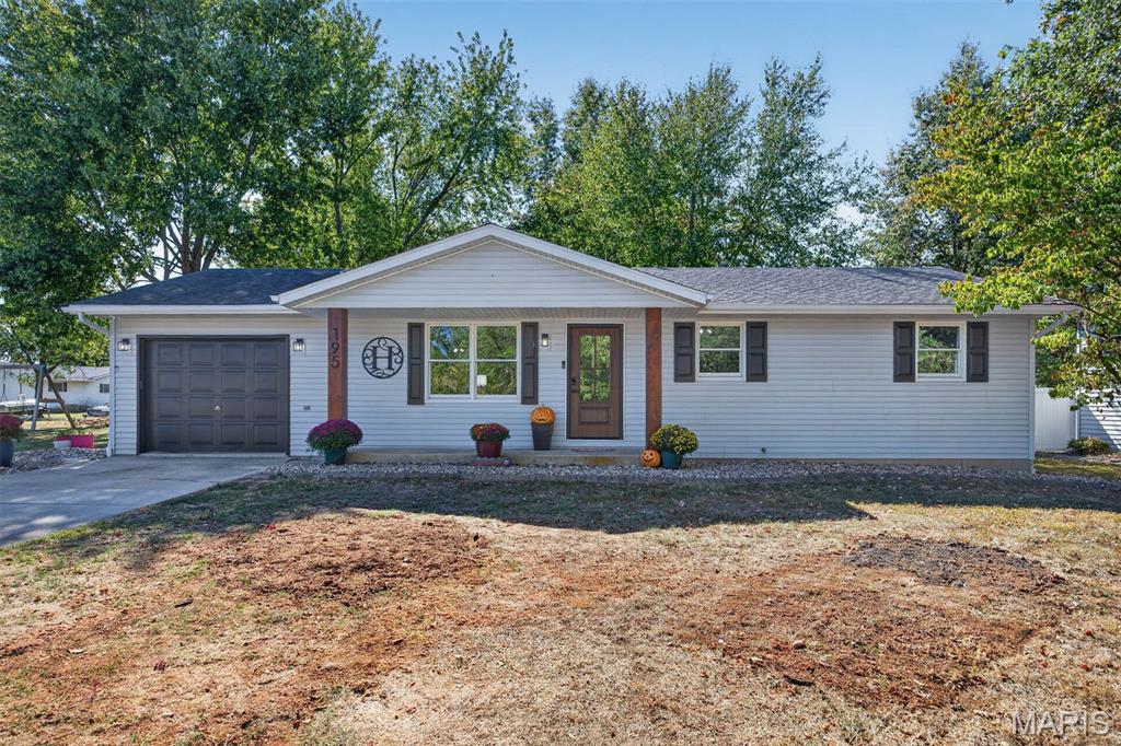 Photo of 195 Lake Vista Drive Carlyle IL 62231