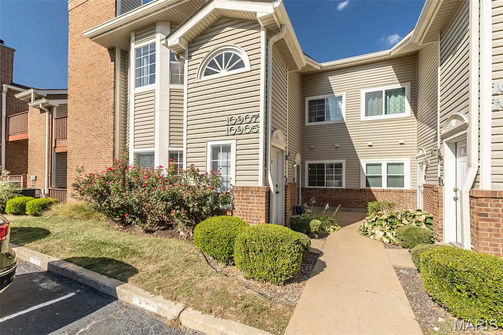 Photo of 10905 Vauxhall Drive Creve Coeur MO 63146