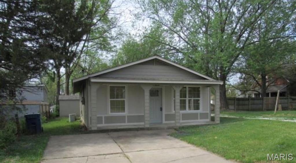 Photo of 415 Montgomery Street St Charles MO 63301