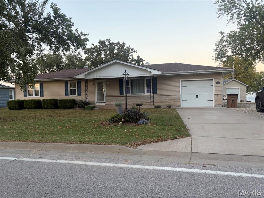 Photo of 1748 Pottery Road Washington MO 63090