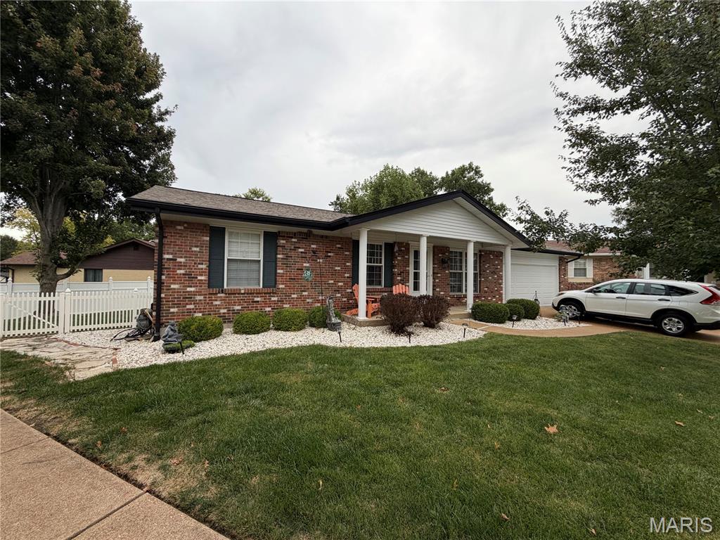 Photo of 5858 Hunterbrook Court Oakville MO 63129