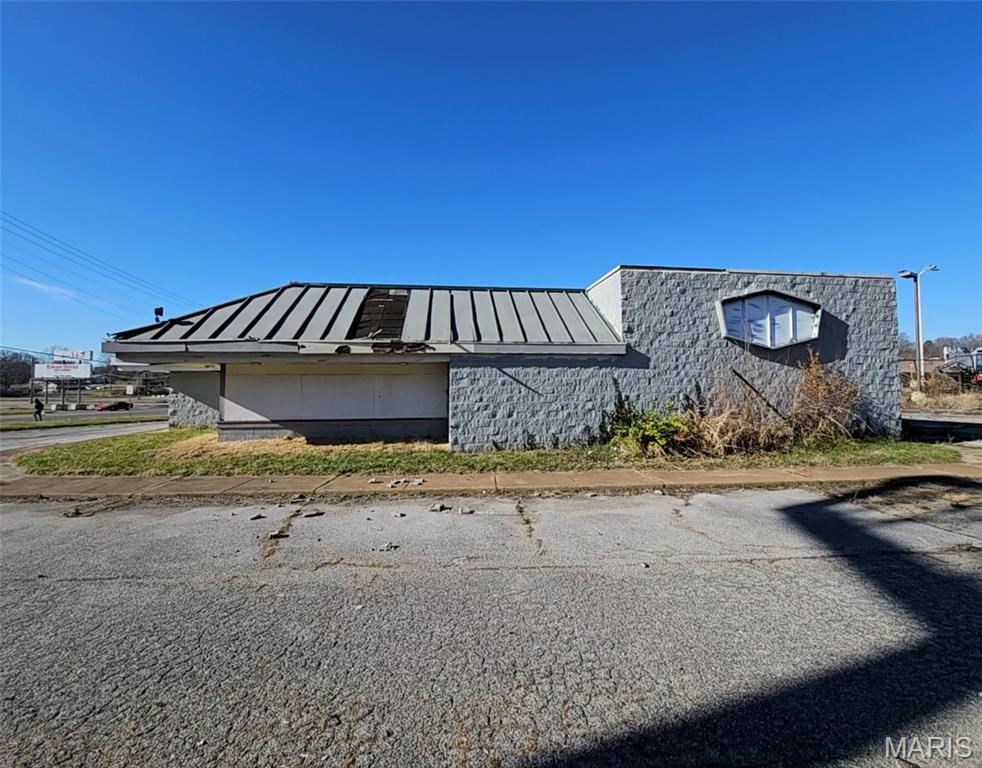 Photo of 2595 chambers Moline Acres MO 63136