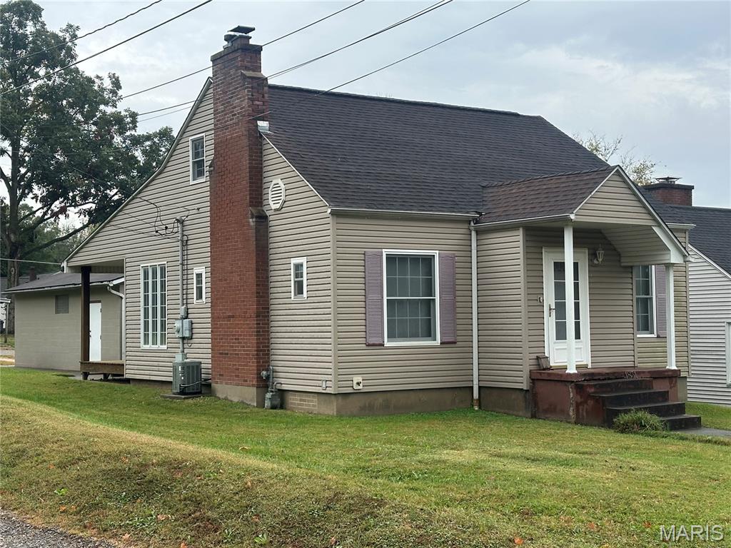 Photo of 1831 Good Hope Street Cape Girardeau MO 63703