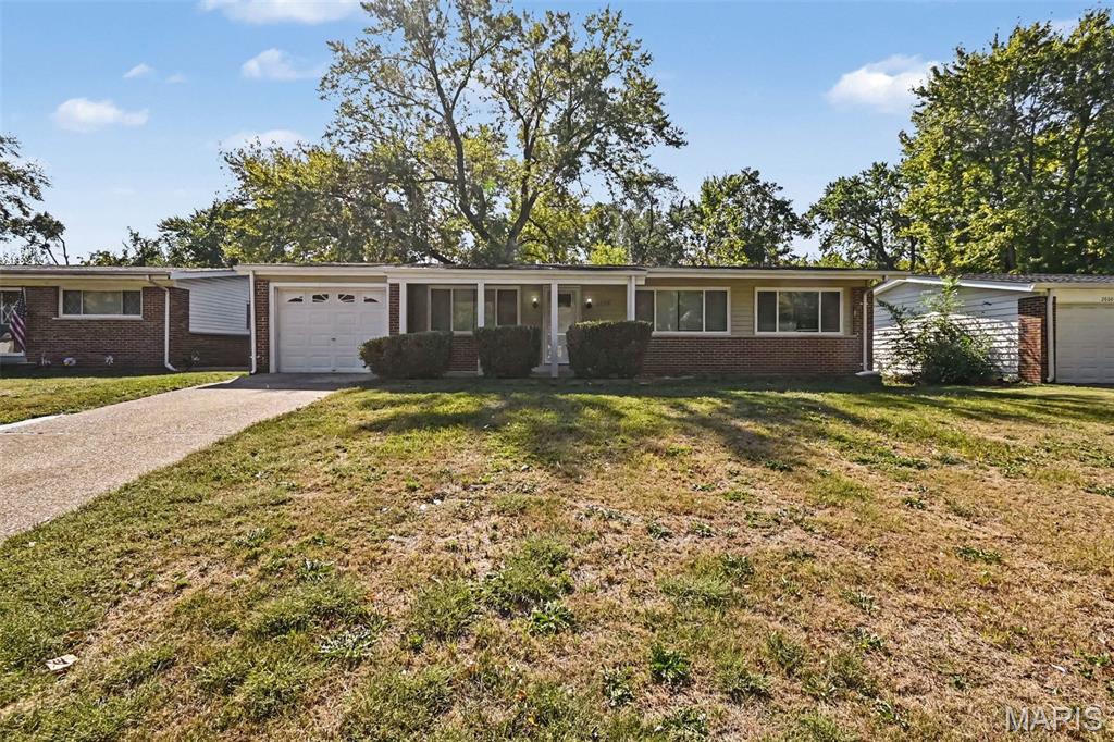 Photo of 2680 N Waterford Drive Florissant MO 63033