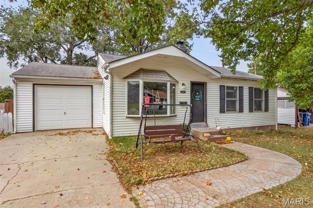 Photo of 12139 Belaire Place Maryland Heights MO 63043
