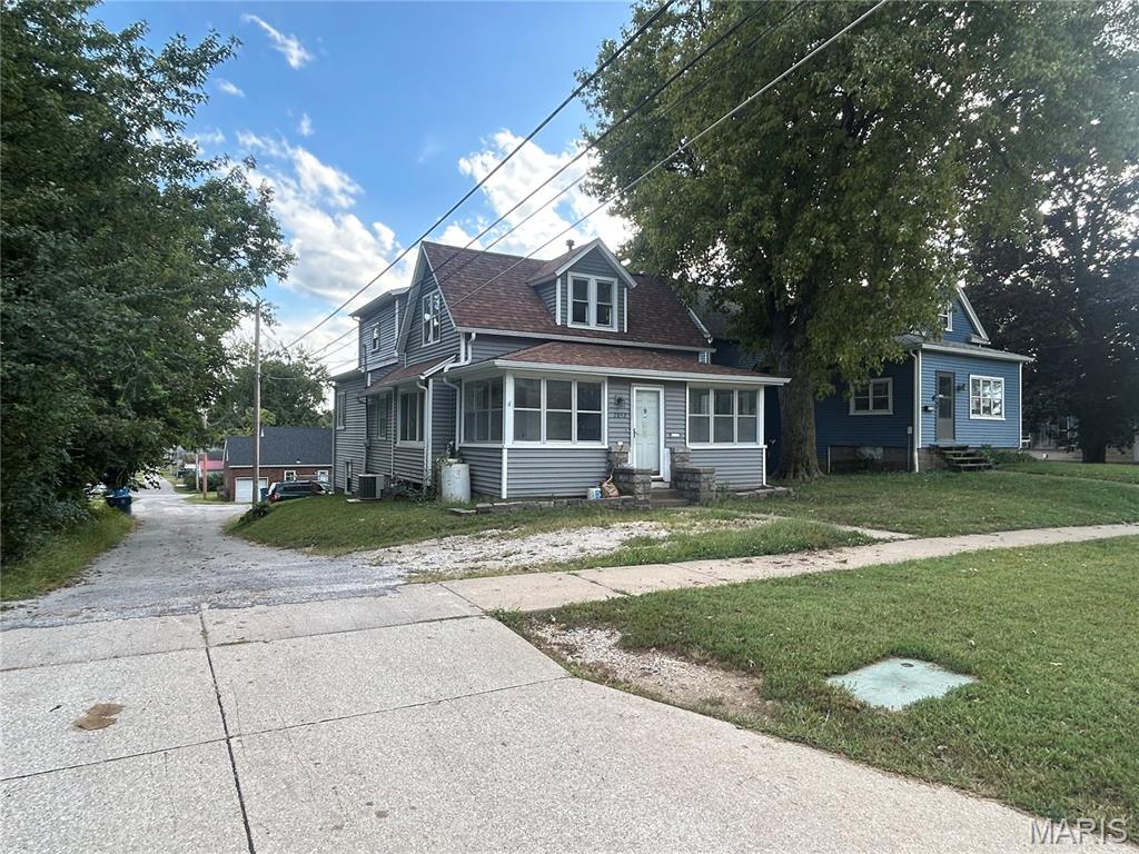 Photo of 2052 3rd Avenue Chester IL 61244