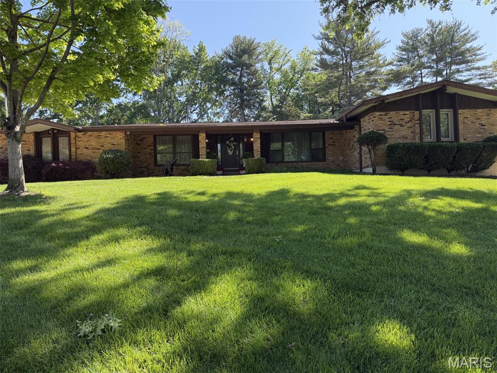 Photo of 14167 Parliament Drive Chesterfield MO 63017