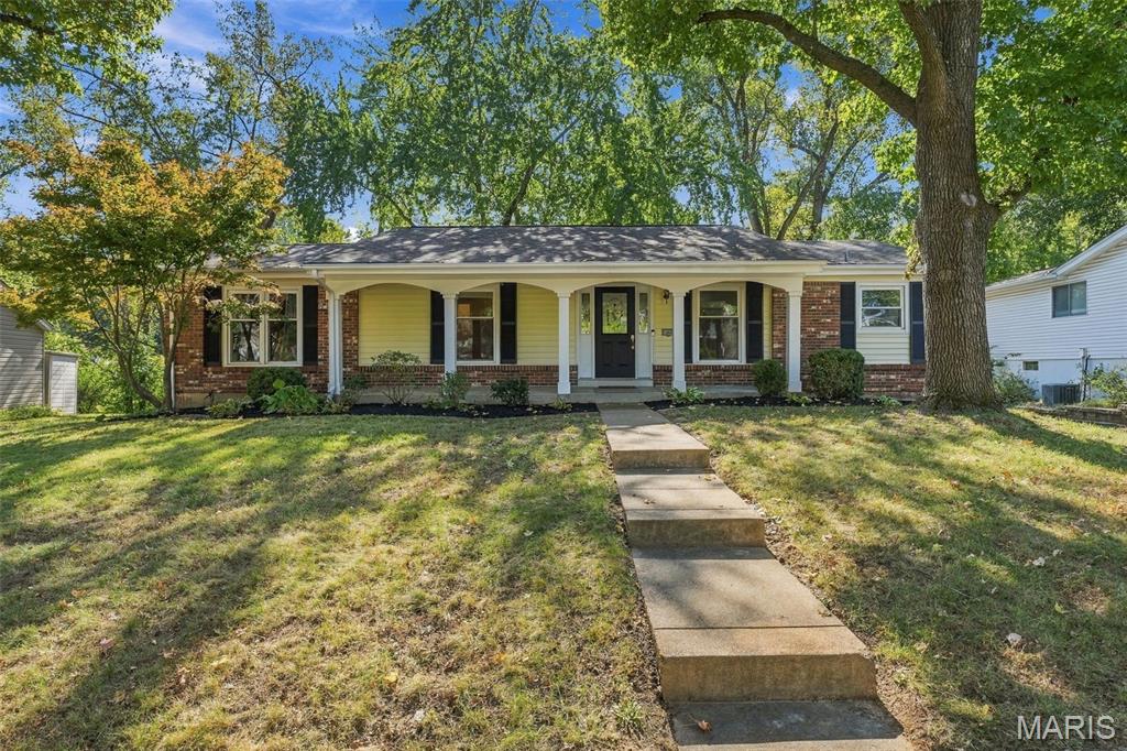 Photo of 11868 Shallowbrook Drive St Louis MO 63146