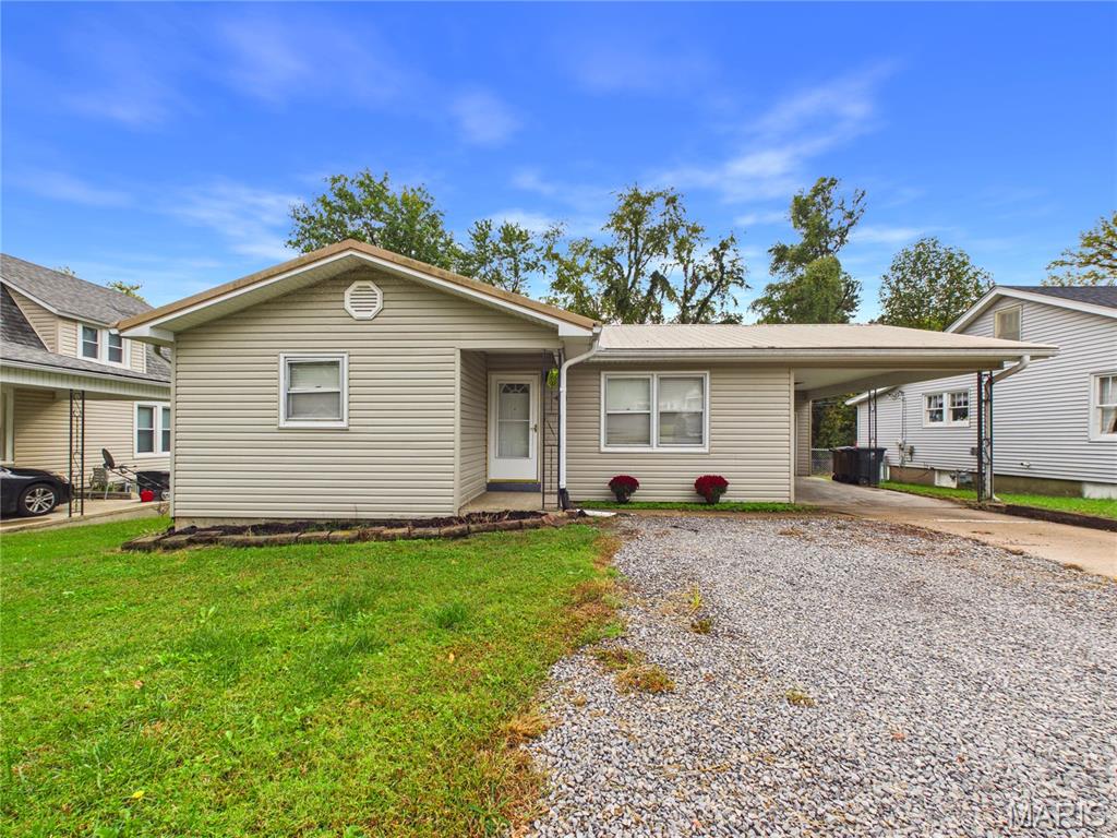 Photo of 421 E Cape Rock Drive Cape Girardeau MO 63701