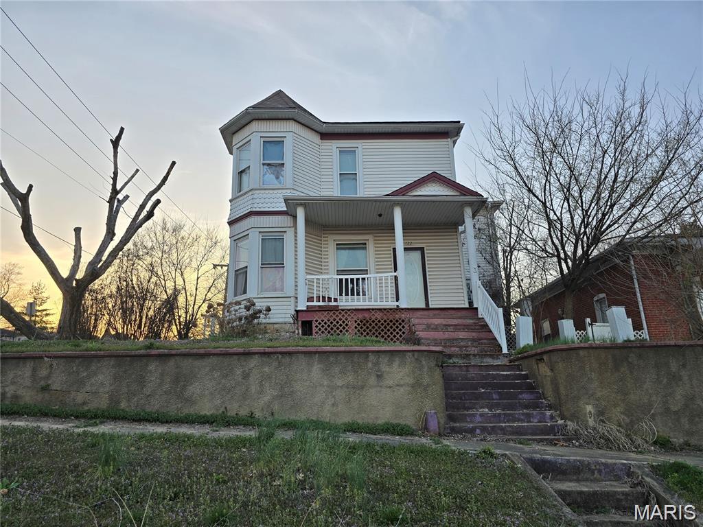 Photo of 122 S 2nd Street De Soto MO 63020