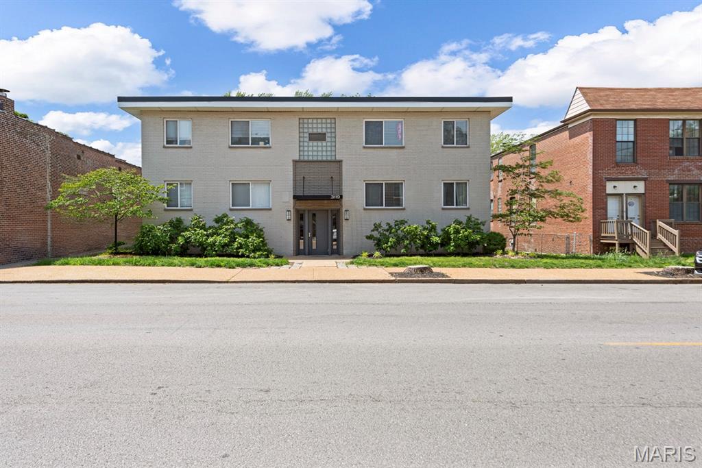 Photo of 3119 Morganford Road St Louis MO 63116