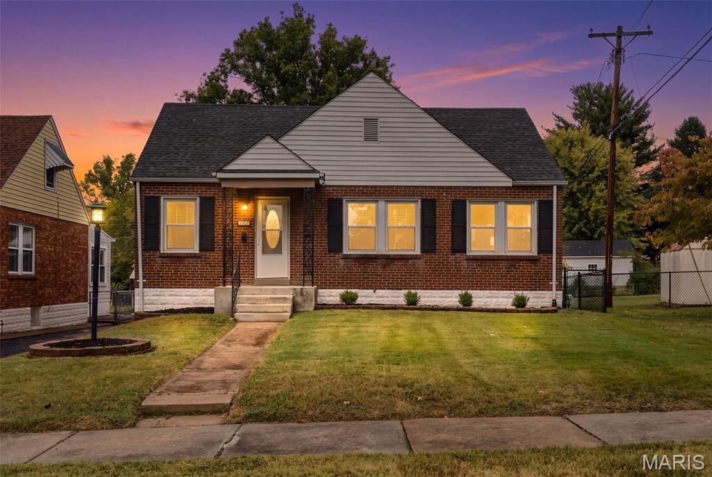 Photo of 8901 Oneida Lane St Louis MO 63114