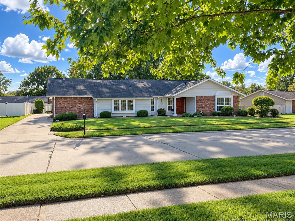Photo of 485 Brightspur Lane Ballwin MO 63011