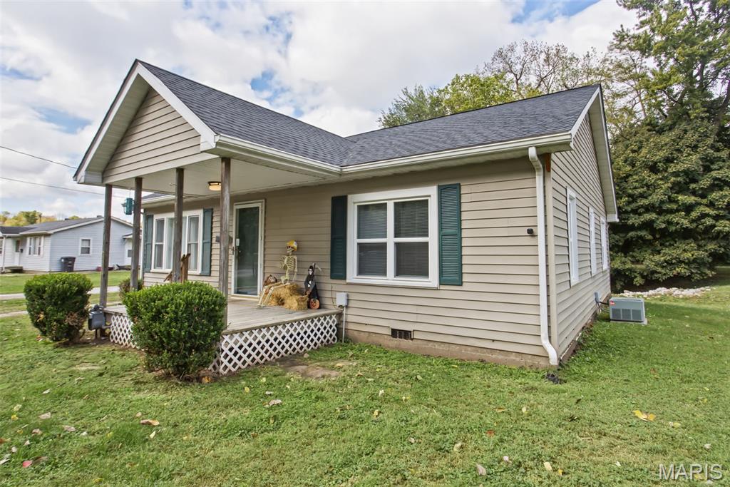 Photo of 663 Wood River Avenue Cottage Hills IL 62018