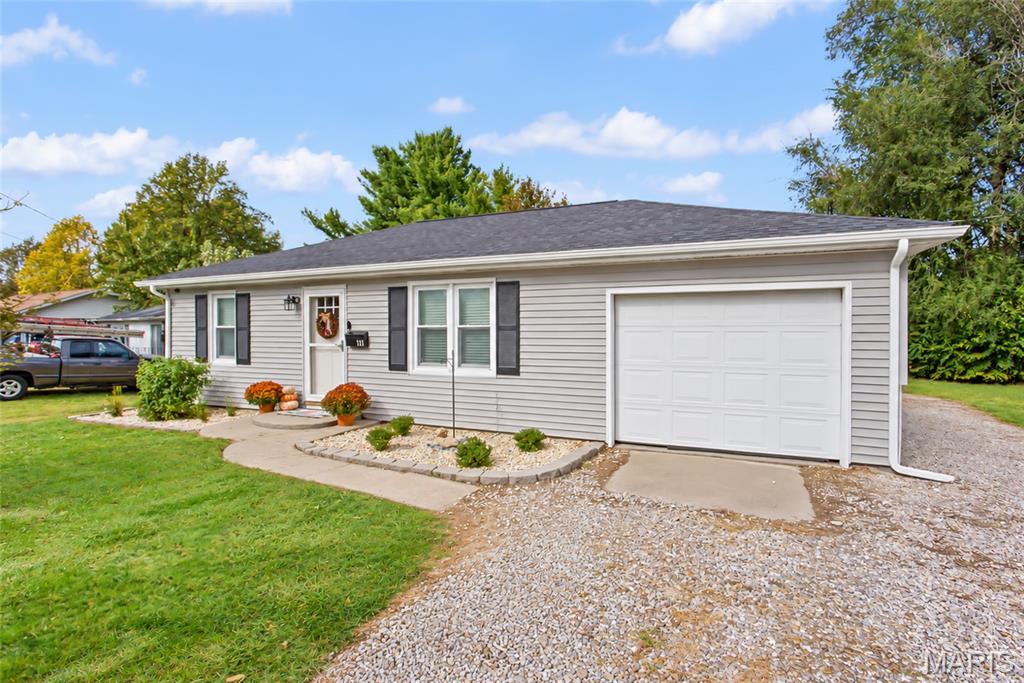 Photo of 111 Roberts Street Jerseyville IL 62052