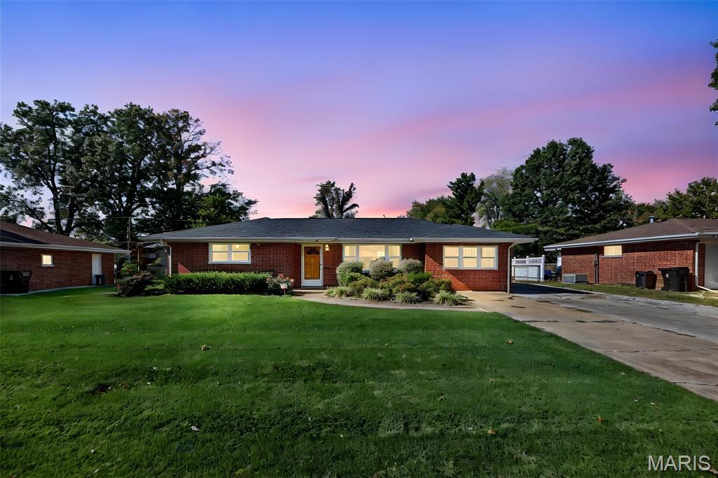 Photo of 23 Buckingham Road Belleville IL 62226