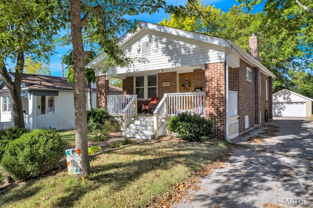 Photo of 7447 Gayola Place Maplewood MO 63143
