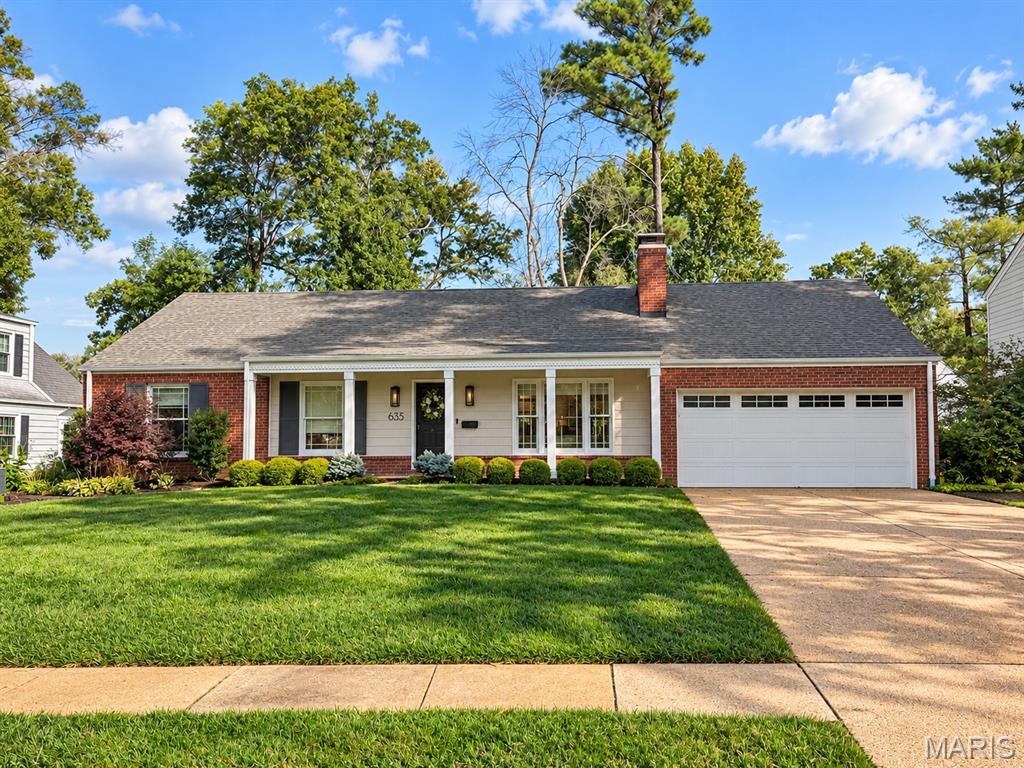 Photo of 635 Windrush Drive Kirkwood MO 63122