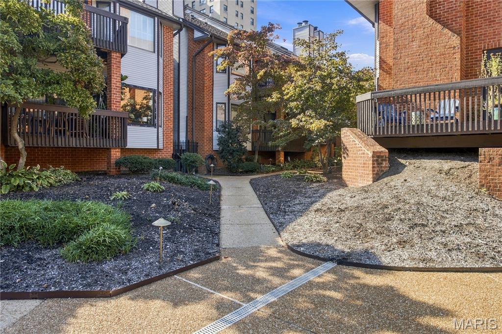 Photo of 4454 Lindell Boulevard #30 St Louis MO 63108
