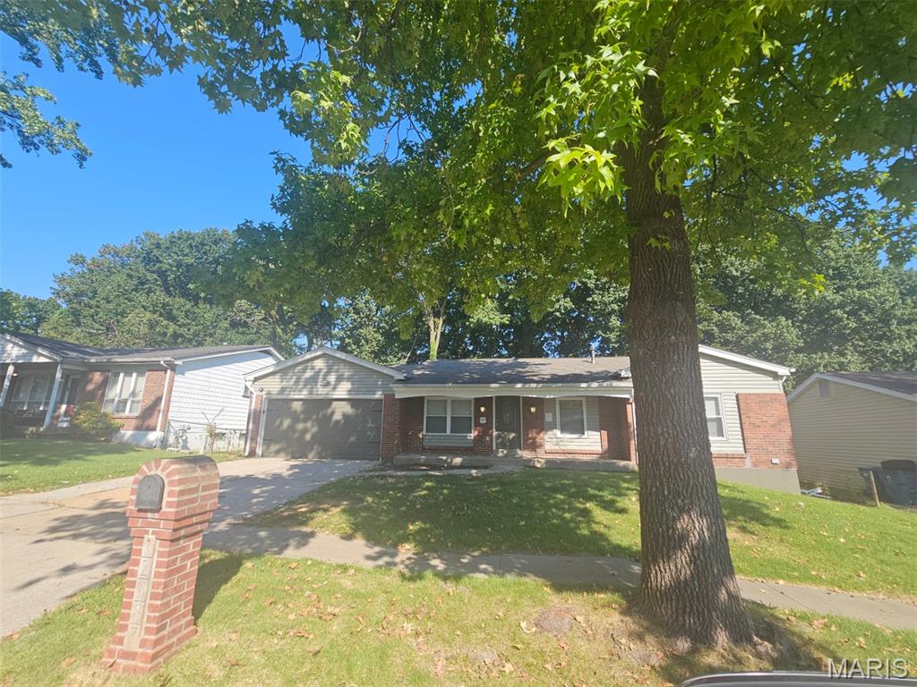 Photo of 12987 Verwood Drive Florissant MO 63033