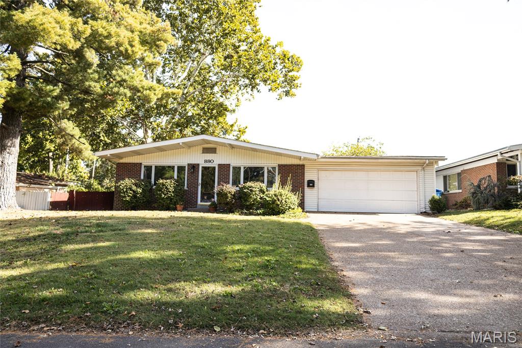 Photo of 880 Preakness Lane Florissant MO 63033