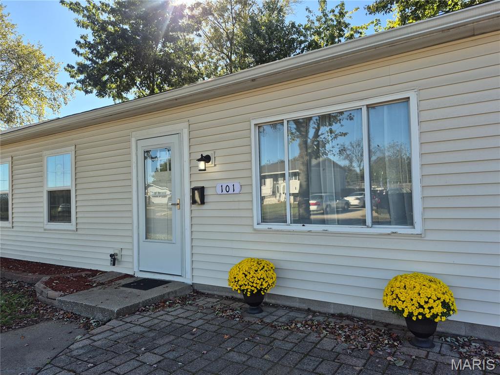Photo of 101 Sheppard Street East Alton IL 62024