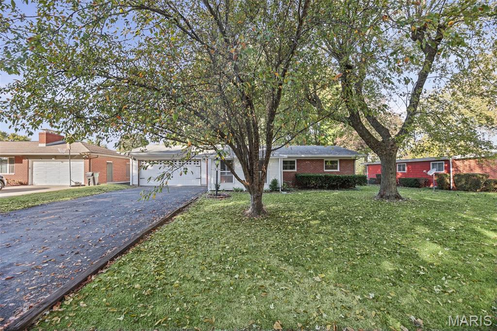 Photo of 25 Crossroad Drive Fairview Heights IL 62208