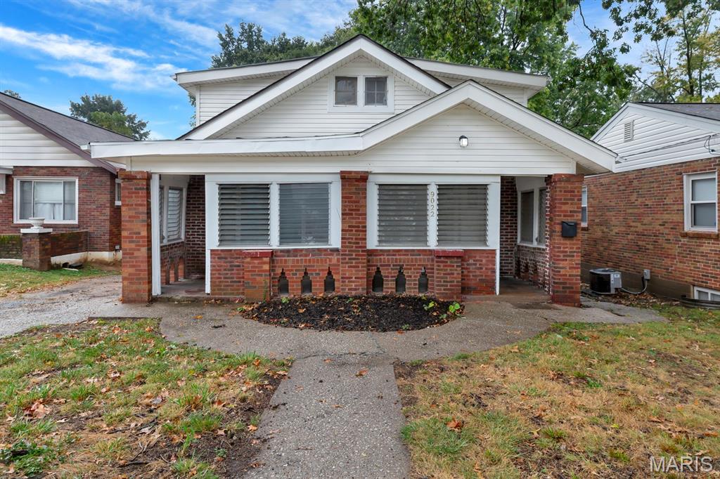 Photo of 9022 Midland Boulevard Overland MO 63114
